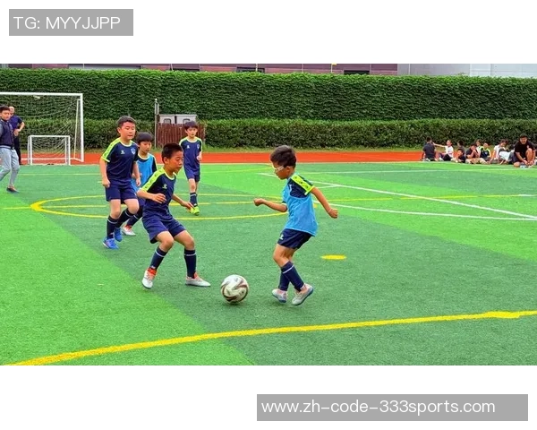 高校足球服的设计与文化探讨如何提升校园足球氛围与团队精神 高校足球服的设计与文化探讨如何提升校园足球氛围与团队精神