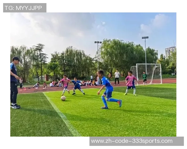 青春拼搏U11足球比赛展现小将风采与团队精神的精彩瞬间